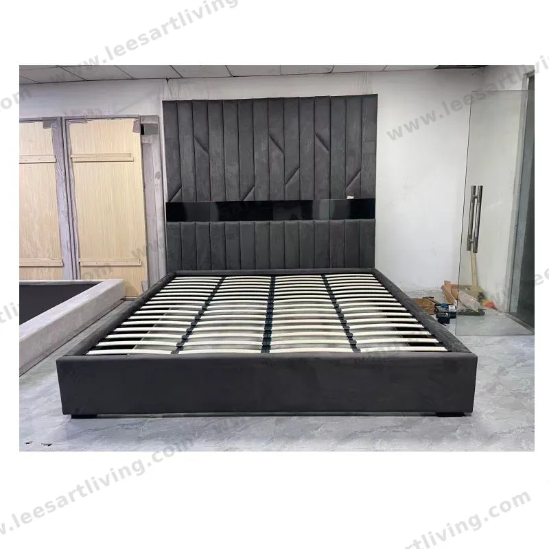 #07778 Luxury Bedroom Set Upholstered Soft Wall Panel Background Interior Decoration Custom High Big Headboard Villa Bed
