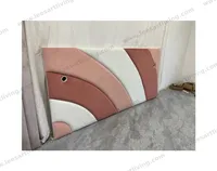 #07781 Conjunto de Dormitorio de Lujo con Cabecero Curvo Tapizado y Panel de Pared con Diseño Geométrico Moderno de Bloques de Color OEM ODM Mobiliario Suave para Toda la Casa