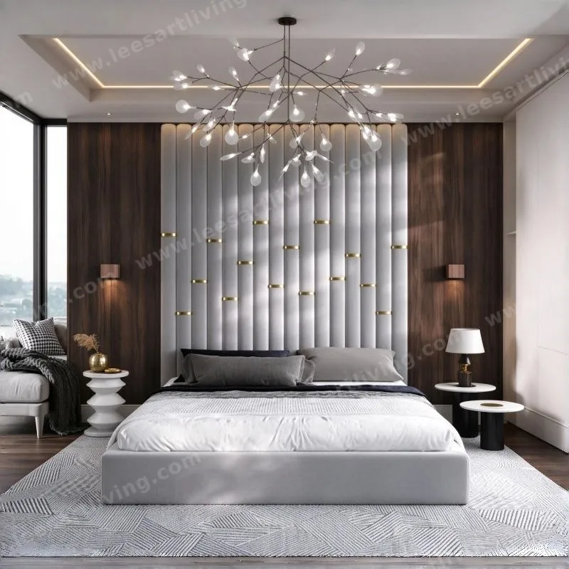 Cabecero tapizado a medida con panel de pared, acentos de metal dorado y paneles laterales de madera oscura, cama plataforma OEM ODM mobiliario blando integral