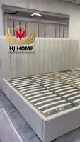 Cama en Plataforma Tapizada Sobredimensionada a Medida con Cabecero de Canales Verticales OEM ODM Mobiliario Suave para Toda la Casa